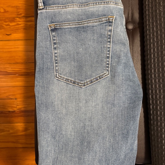 Men’s athletic slim fit jeans (31x32) | Soft wear by Gap - Picture 9 of 10